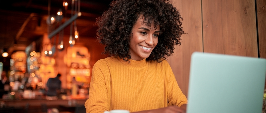 woman shopping on laptop